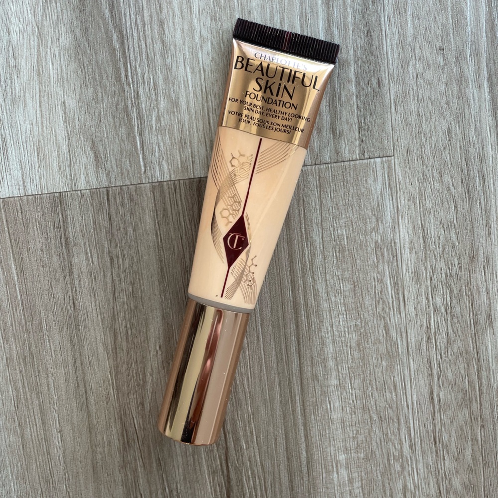 Charlotte Tilbury Beautiful Skin Foundation 6 Neutral